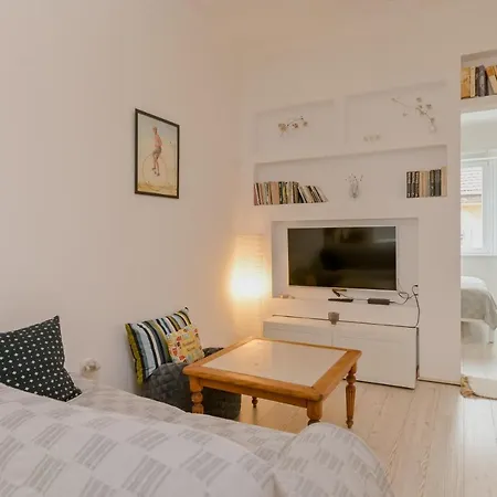 The Simple Place - Close To Slaveykov Square By Flat Mаnager Apartment Sofia