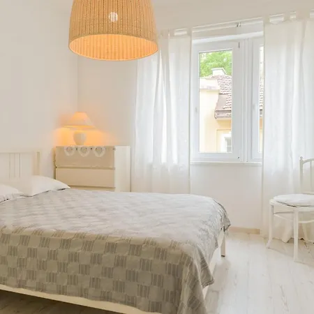 The Simple Place - Close To Slaveykov Square By Flat Mаnager Apartment Sofia