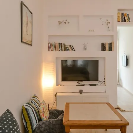 The Simple Place - Close To Slaveykov Square By Flat Mаnager * Sofia